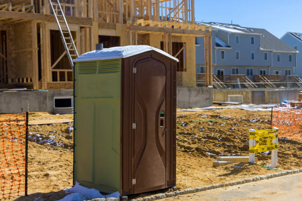 Best Portable toilet rental cost  in Ravenswood, WV